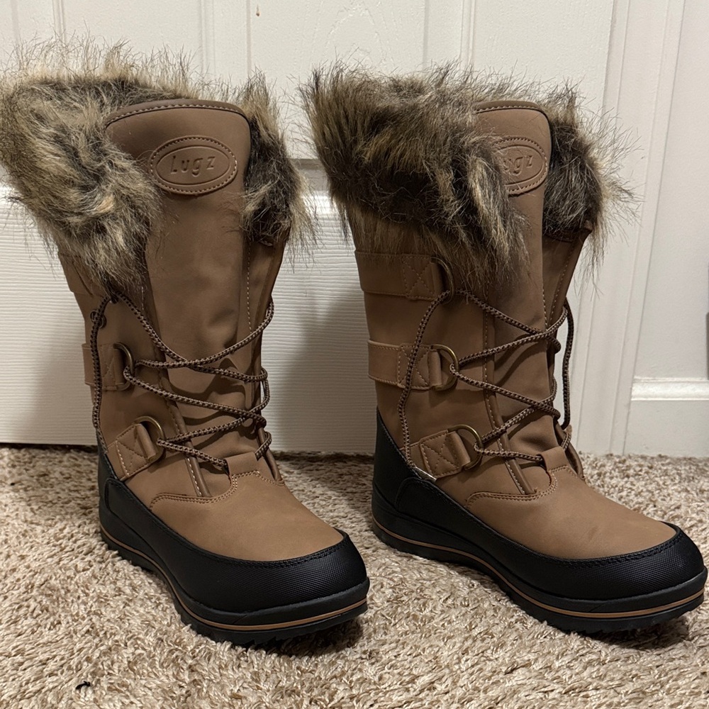 Lugz Women's Brown and Black Winter Boots